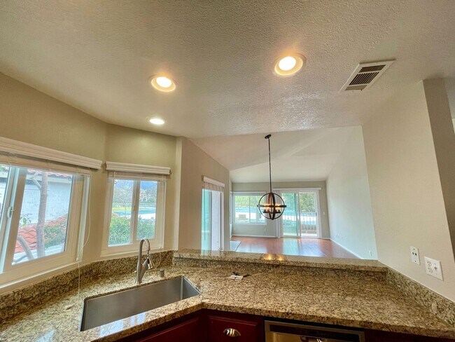 Foto del edificio - Spacious Unit Overlooking the RSM Beach Club!