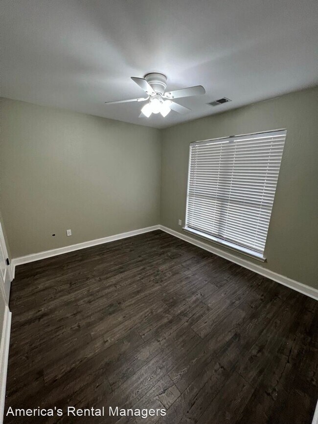 3 br, 2 bath House - 3145 Pinecreek Loop photo'