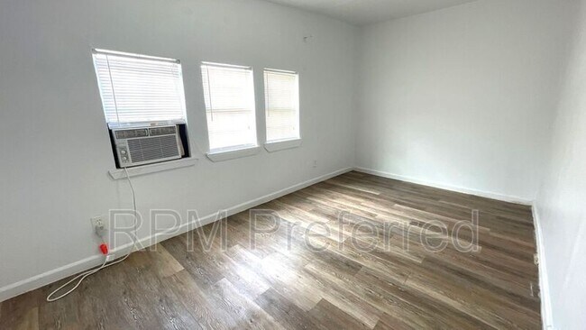 Foto del edificio - 5523 Avenue O 1/2