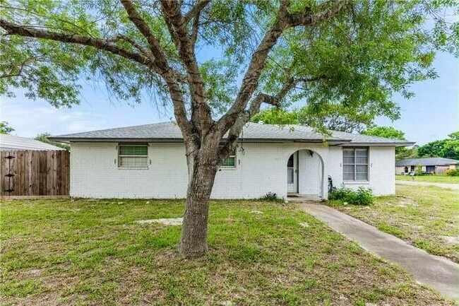 Foto del edificio - 3173 Baybrook Dr