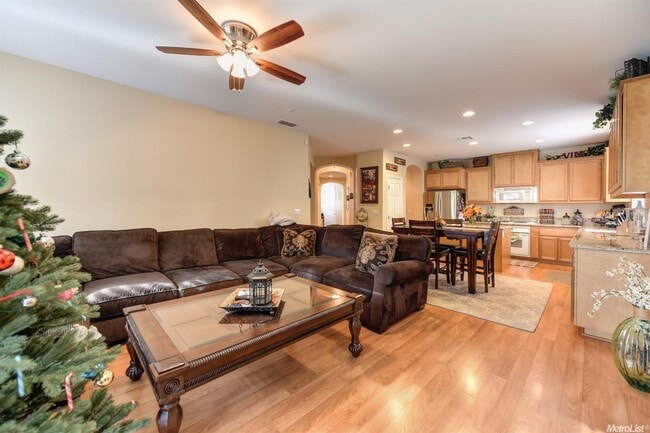 Foto del edificio - Immaculate Single-Story Home- in Roseville...