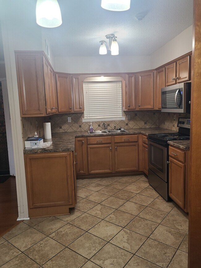 Photo - 3137 Mackham Ave House