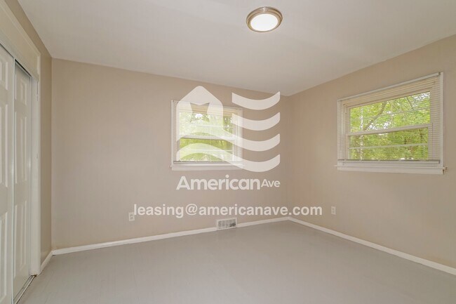 Foto del edificio - 1444 Fairmeadows Ln