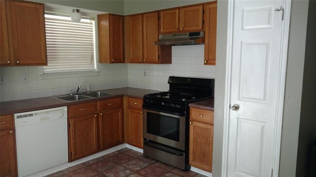 Building Photo - 10418 Linecamp Dr