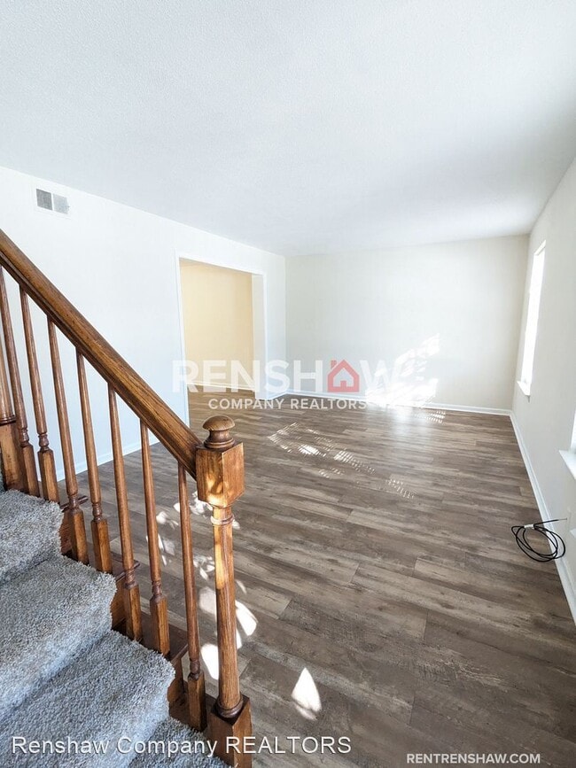 Building Photo - 2 br, 1.5 bath House - 5644 Hinton PL
