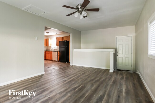 Foto del edificio - 6004 Farley Ave