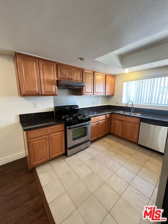 Building Photo - 443 S Gramercy Pl