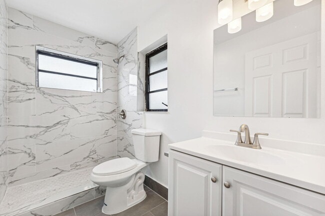 Building Photo - 377 NW 2nd Way