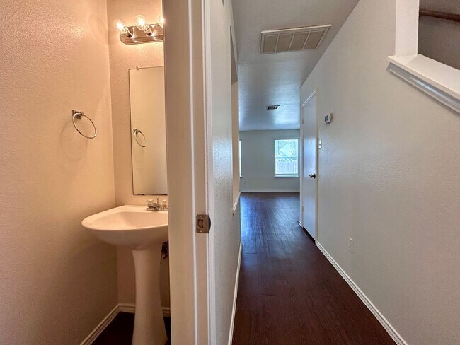 Building Photo - 9703 Nightjar Dr