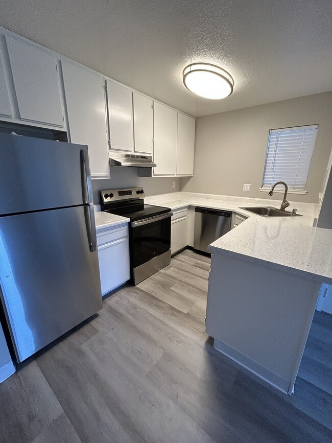 Building Photo - Heritage Grove Apartments