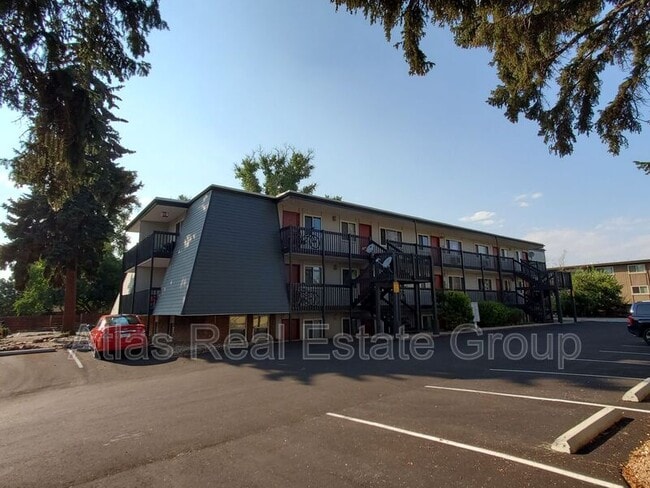 Building Photo - 112 Rutgers Ave