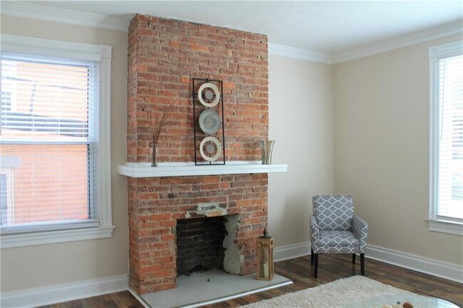 Building Photo - 56 N Bryant Ave