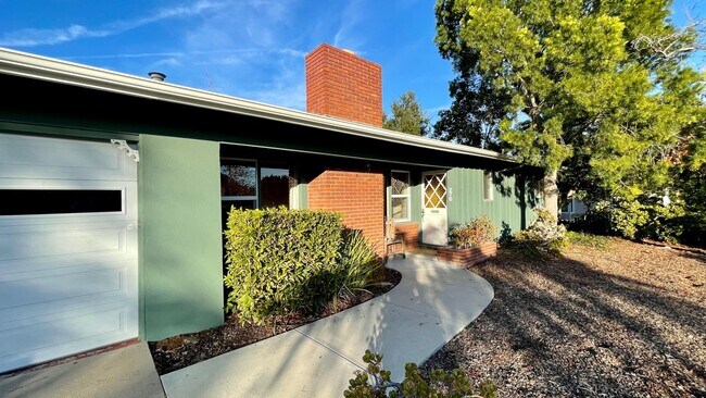 Foto del edificio - Classic San Luis 3 Bedroom 2 Bath House in Ferrini Heights