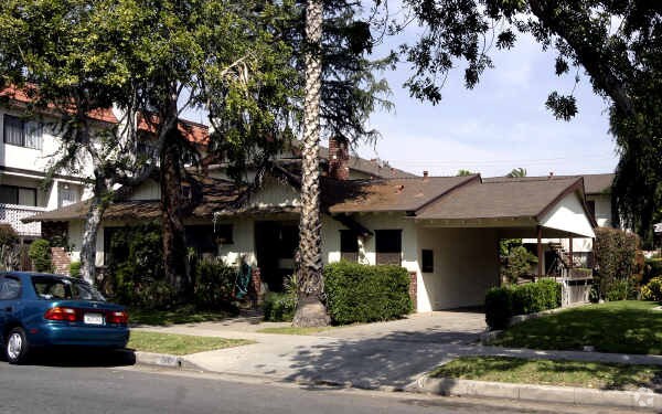 Primary Photo - 206 S Electric Ave