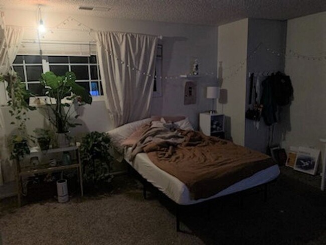 Foto del edificio - 621 W 7th St