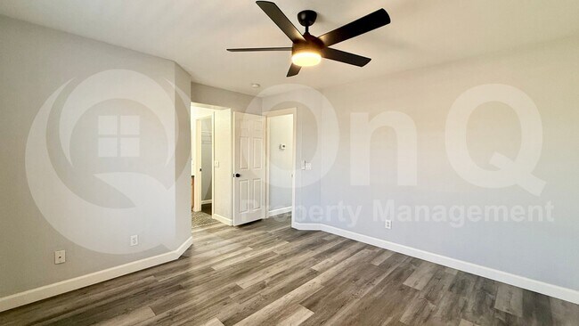 Building Photo - 9231 E Lindner Ave