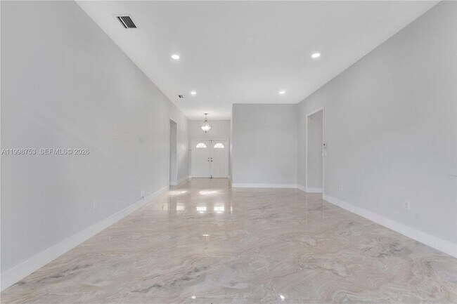 Building Photo - 14130 SW 160th Ct