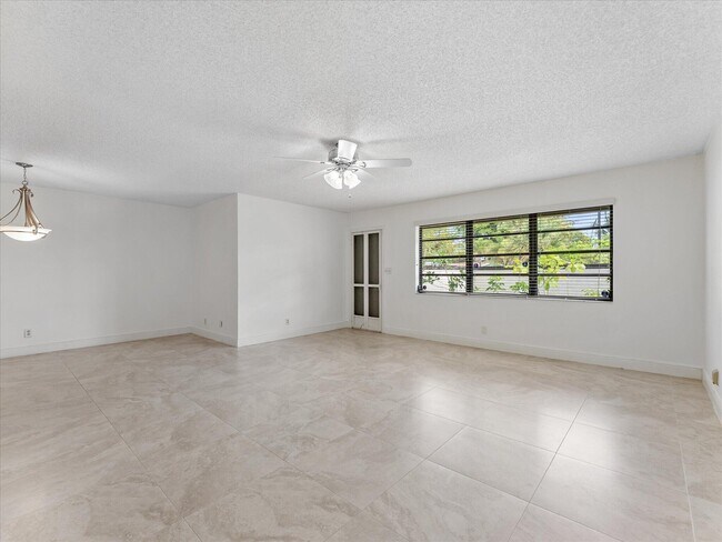 Foto del edificio - 1821 NE 40th Ct