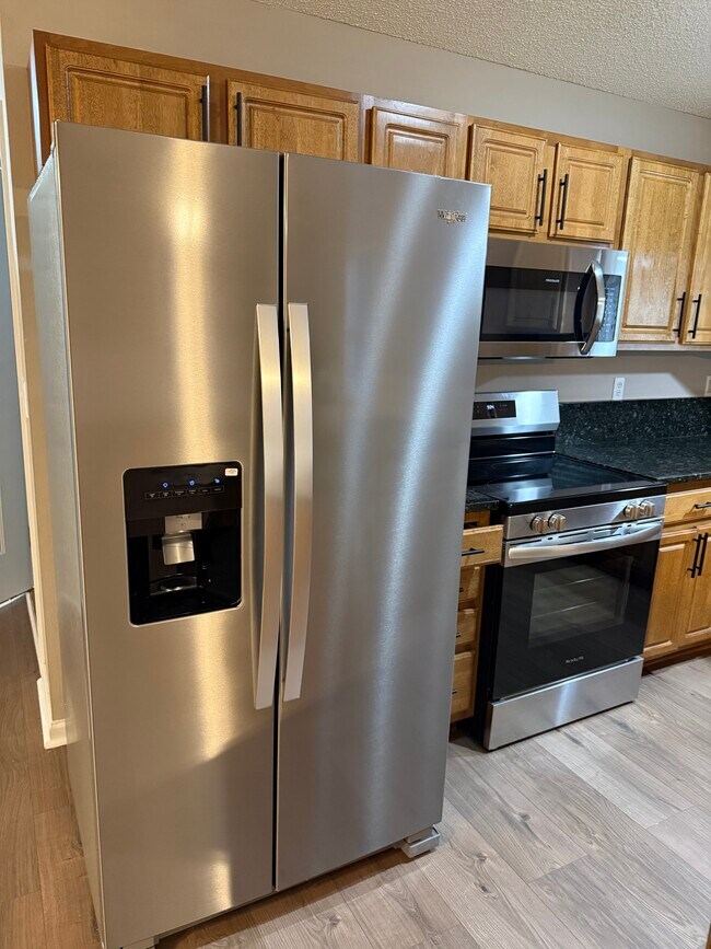 Foto del edificio - 27 Sweetland Ct