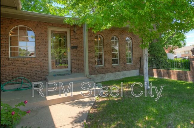 Foto del edificio - 2541 Taylor Ln