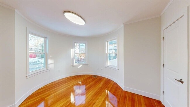 Foto del edificio - 391 Linwood Ave