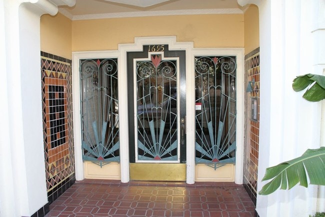 Building Photo - 1695 Beach Street 203