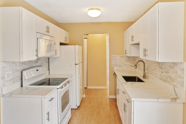 Foto del edificio - 3382 Fox Hill Rd