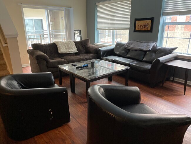 Foto del edificio - 601 N Morton St
