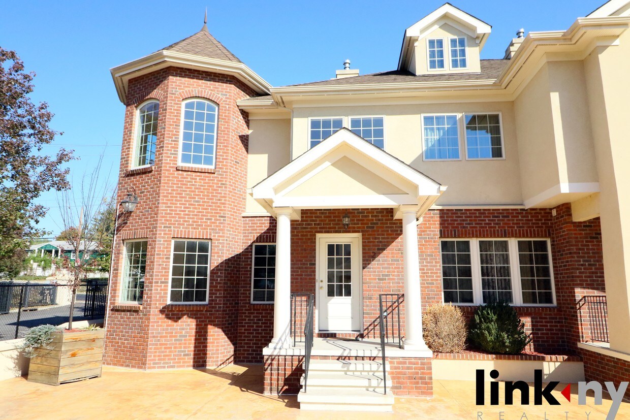 2 Terrace Park Lane, New Rochelle, NY 10805 Townhome Rentals in New Rochelle NY