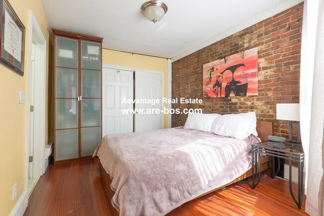 Building Photo - 495-497 Beacon St