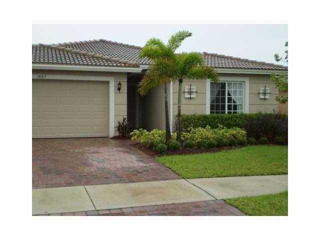 Foto principal - 1887 Newport Isles Blvd