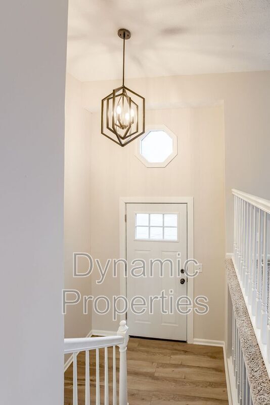 Foto del edificio - 7926 Primrose Ct