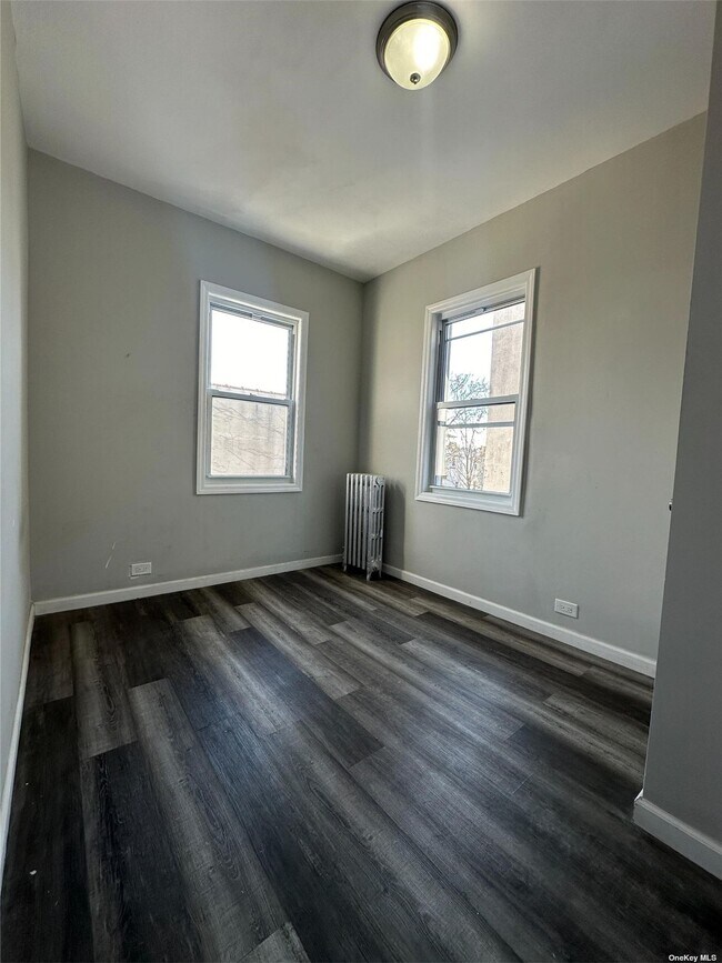 Foto del edificio - 4042 Paulding Ave