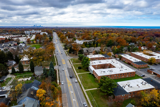 Foto del edificio - Heights Garden Apartments