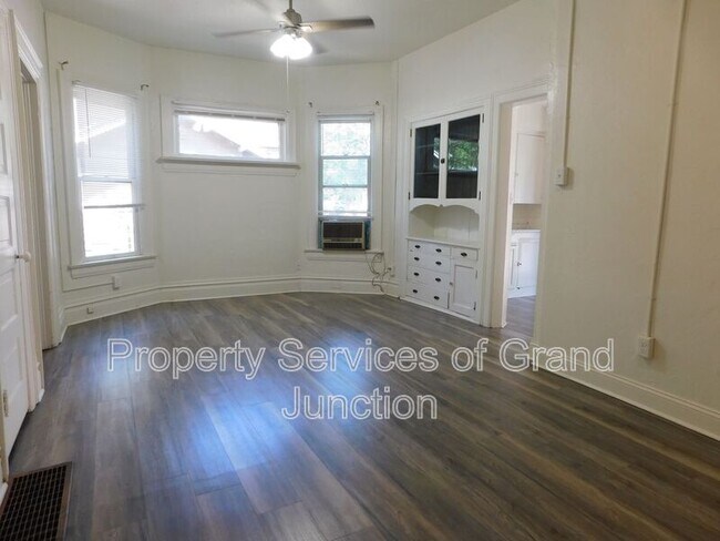 Foto del edificio - 816 Grand Ave