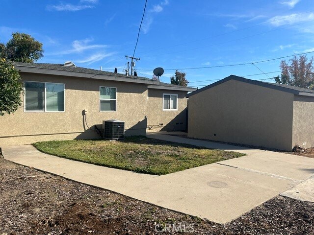 Building Photo - 1077 Bonnie Brae St