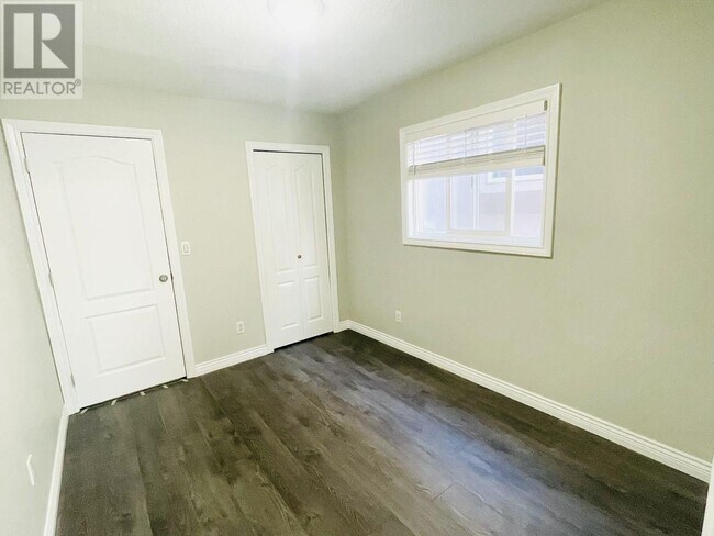 Photo du bâtiment - 552 E 45th Ave