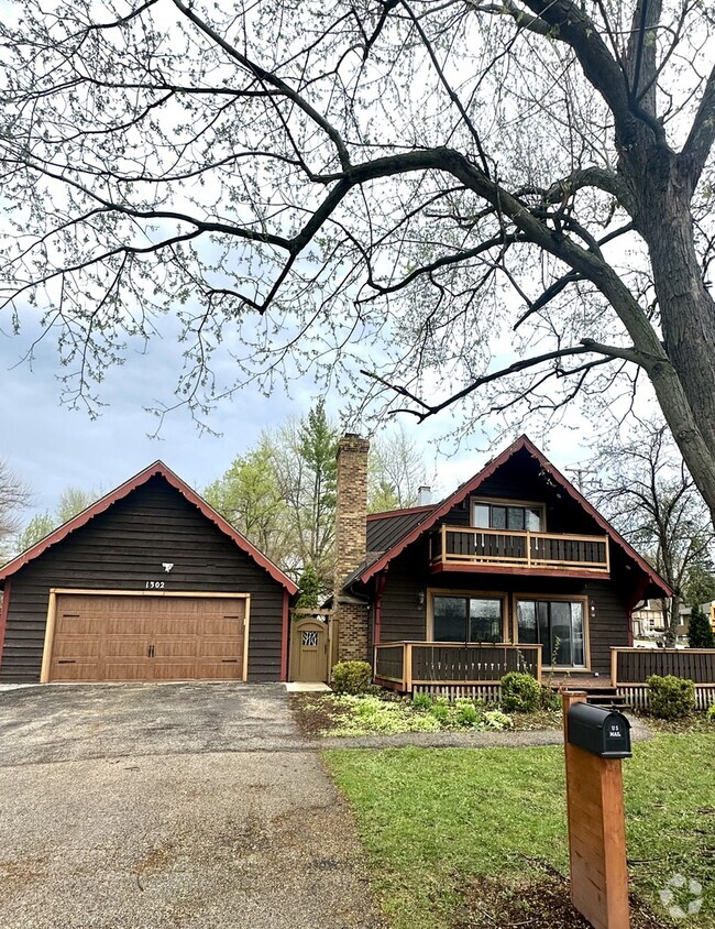 Building Photo - 1302 Clayton Marsh Dr