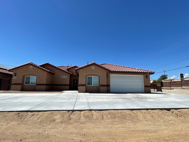 Foto del edificio - 17515 Live Oak St