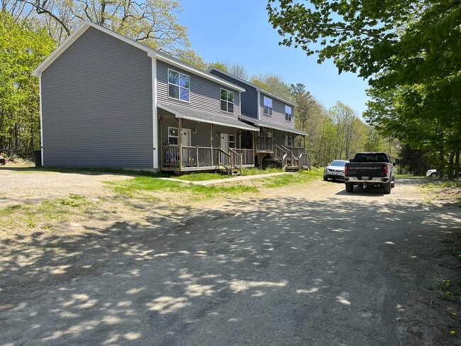 Foto del edificio - 114 Cove Rd