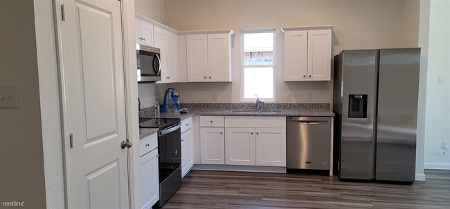 Building Photo - 3 br, 2 bath House - 2613 Silver Leaf Lane