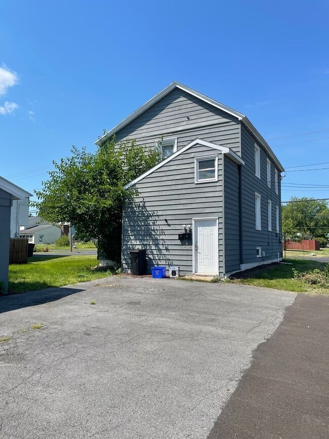 Building Photo - 618 Taft Ave