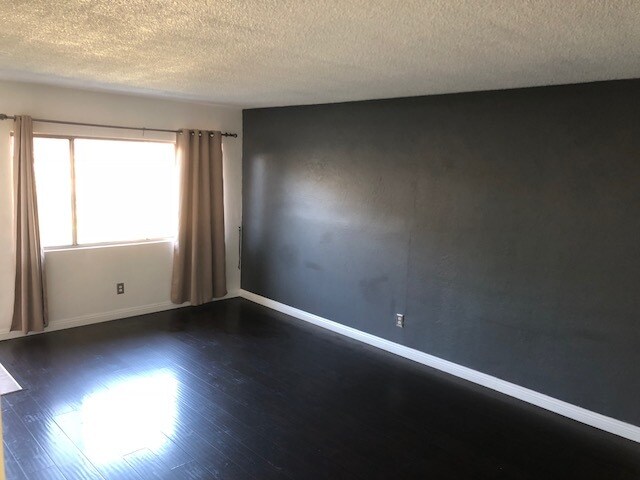 Photo - 733 Brockton E Ave Apartments