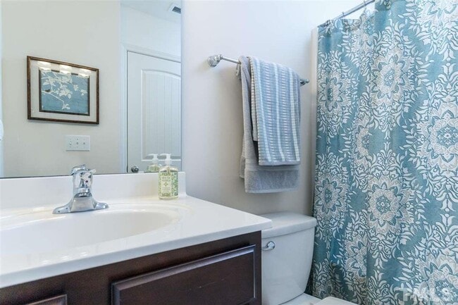 Building Photo - Room in 3 Bedroom Townhome at Spark St