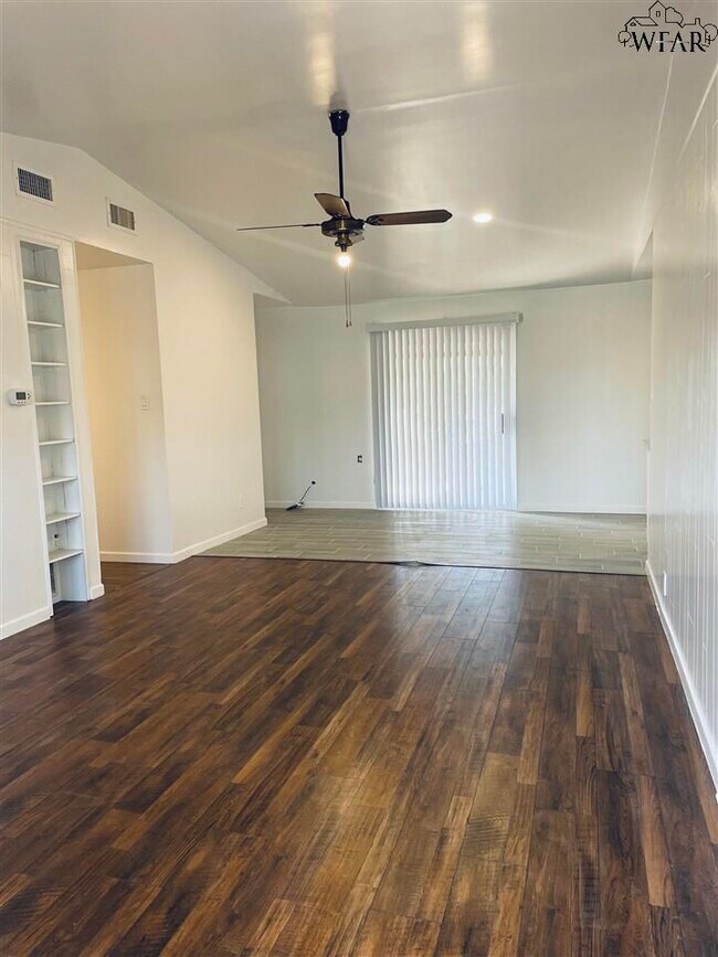 Foto del edificio - 4806 Bonny Dr