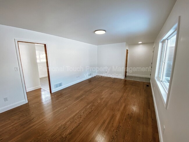 Foto del edificio - 1610 2nd St N