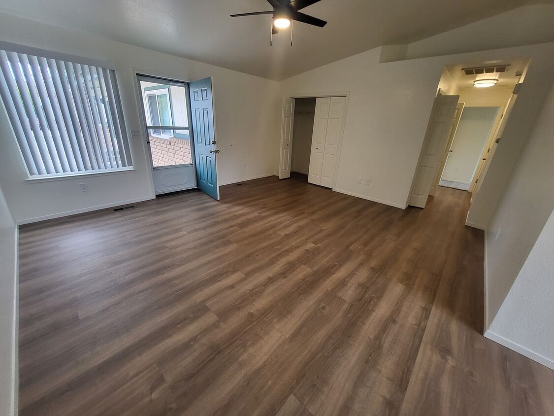 Foto principal - 3146 Heaton Way