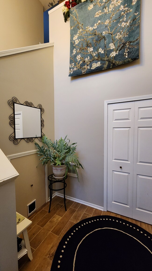 1st floor -entrance - 7311 Forest Cove Ln