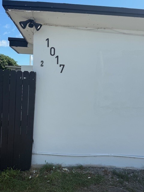Foto del edificio - 1017 N E St