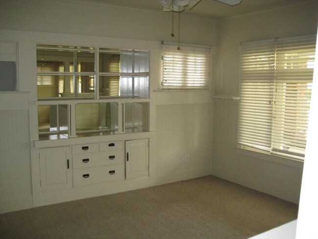 Building Photo - 4465 Orange Grove Ave
